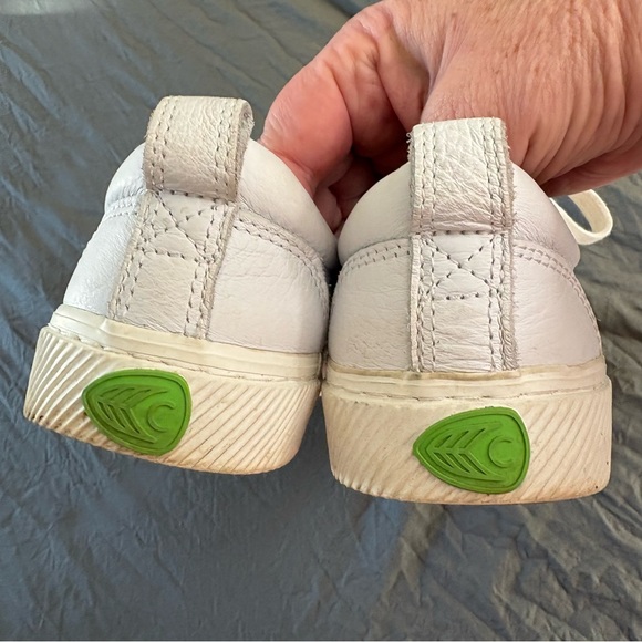 Cariuma Oca Low White Leather Sneakers. Size 8.5. - Picture 8 of 12